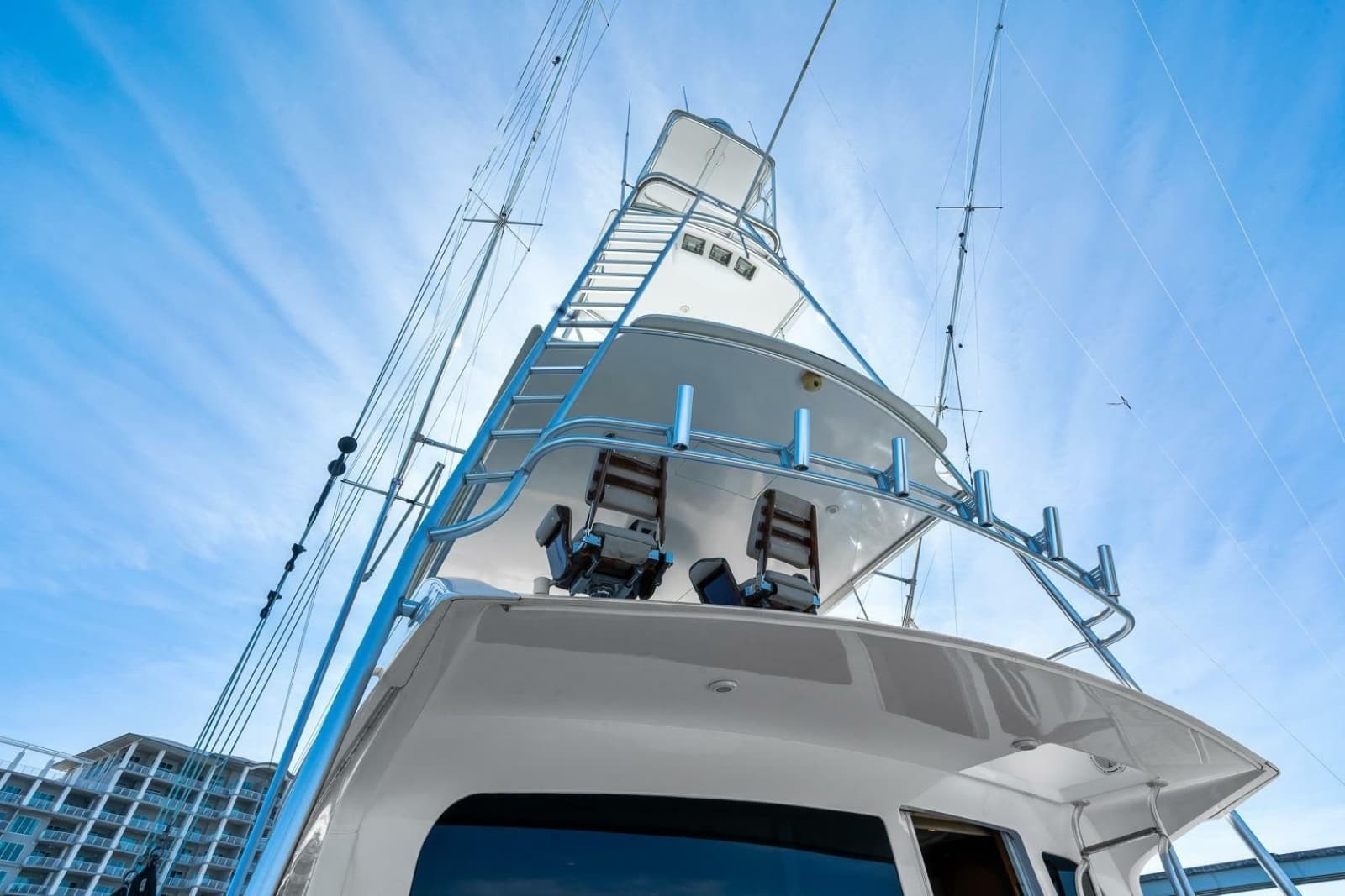 2002 Viking 61 Convertible - Photo 43