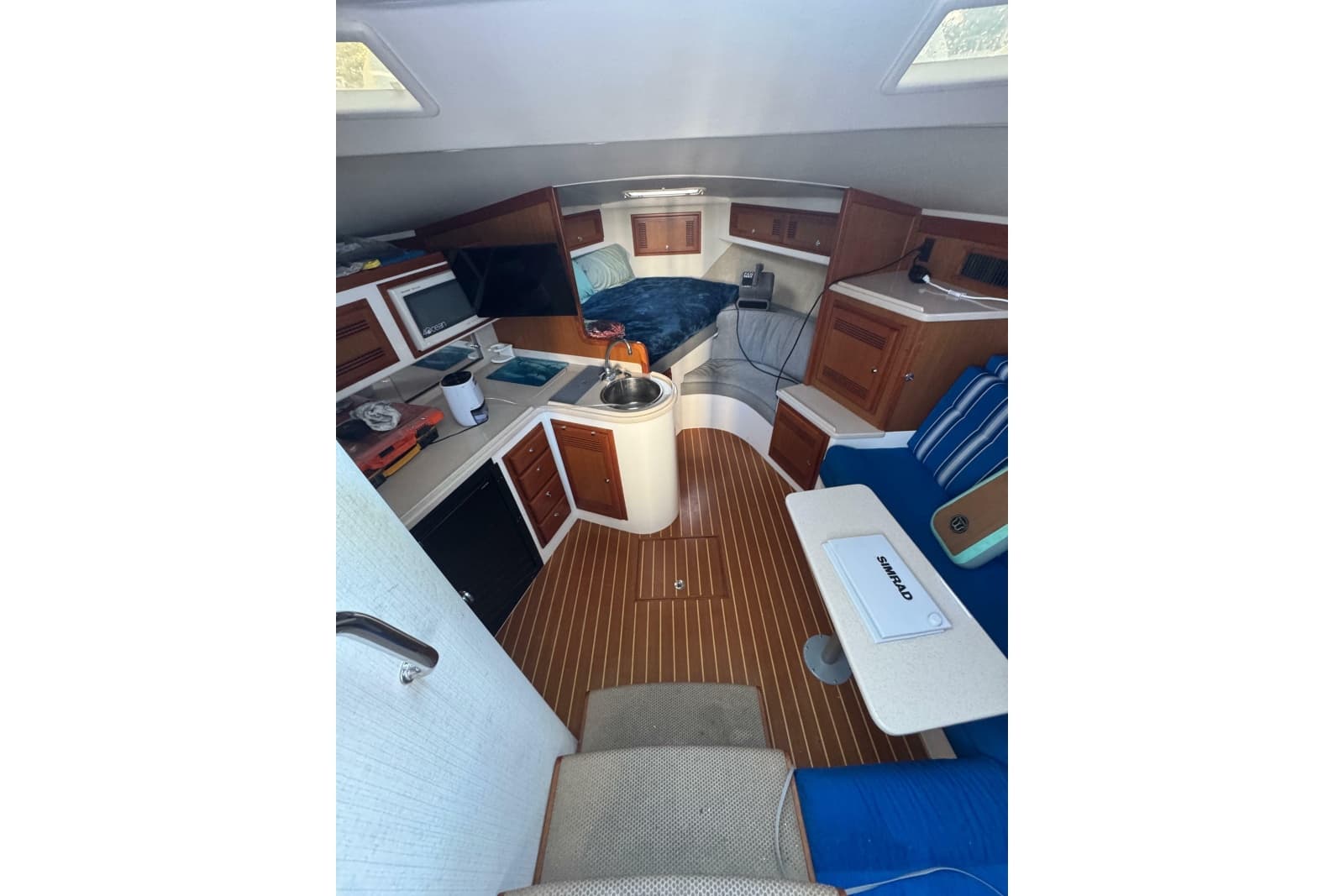 2001 Cabo 35 Express - Photo 6