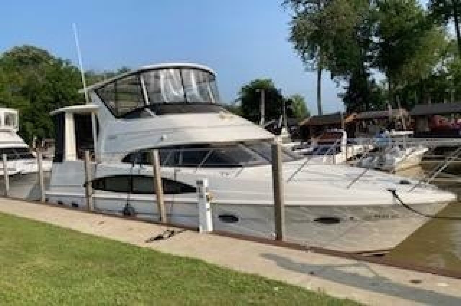 2001 Carver 396 Motor Yacht - Photo 1