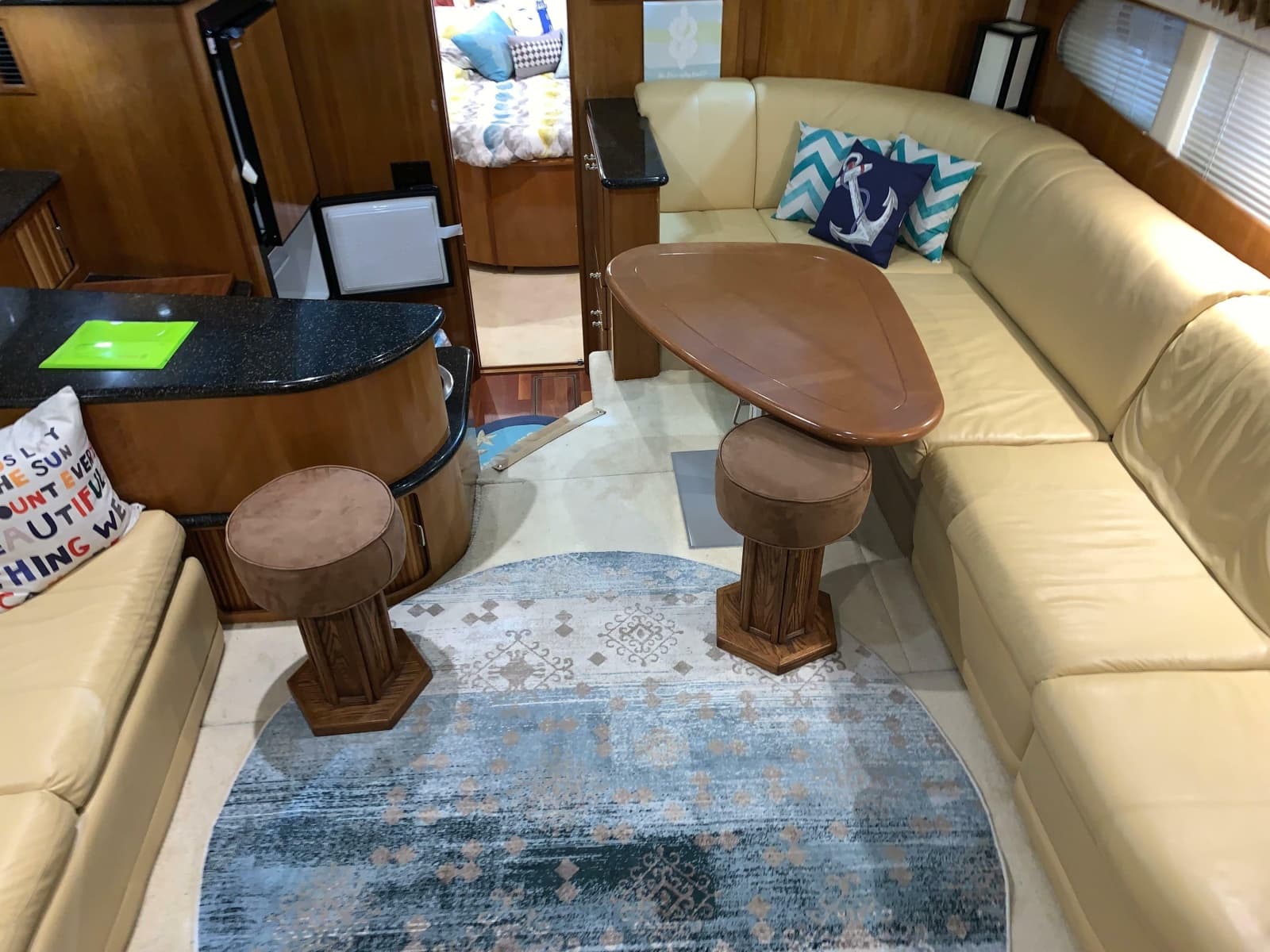 2001 Carver 396 Motor Yacht - Photo 24