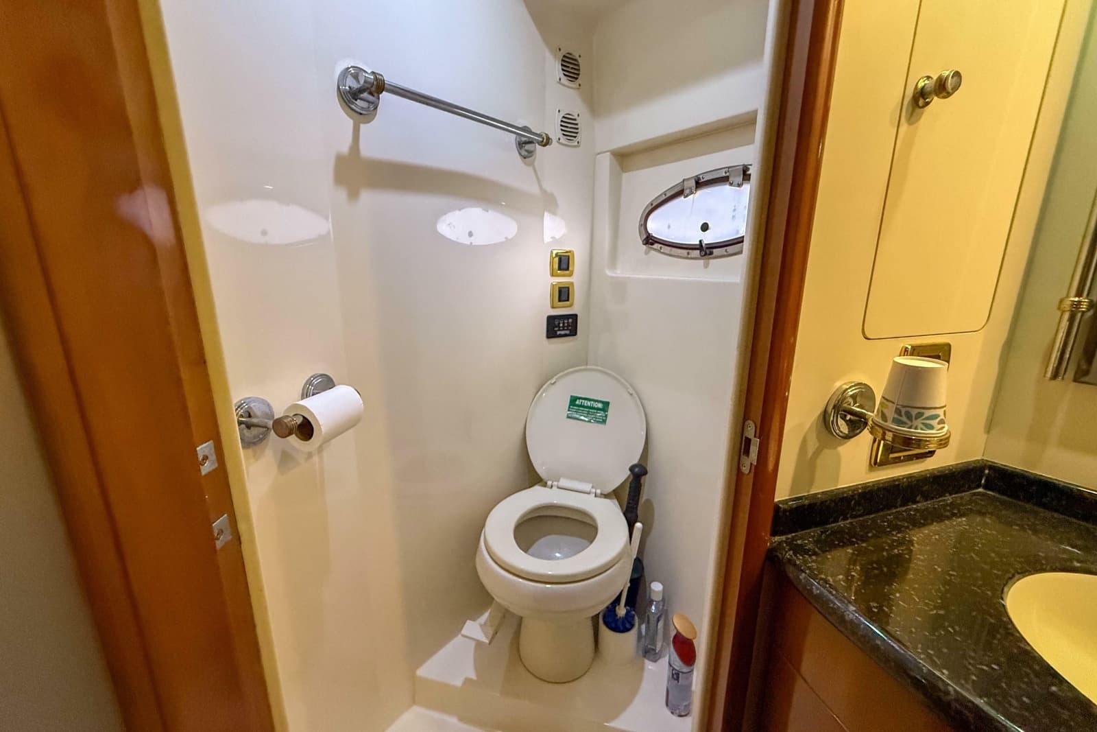 2001 Carver 570 Voyager Pilothouse - Photo 37