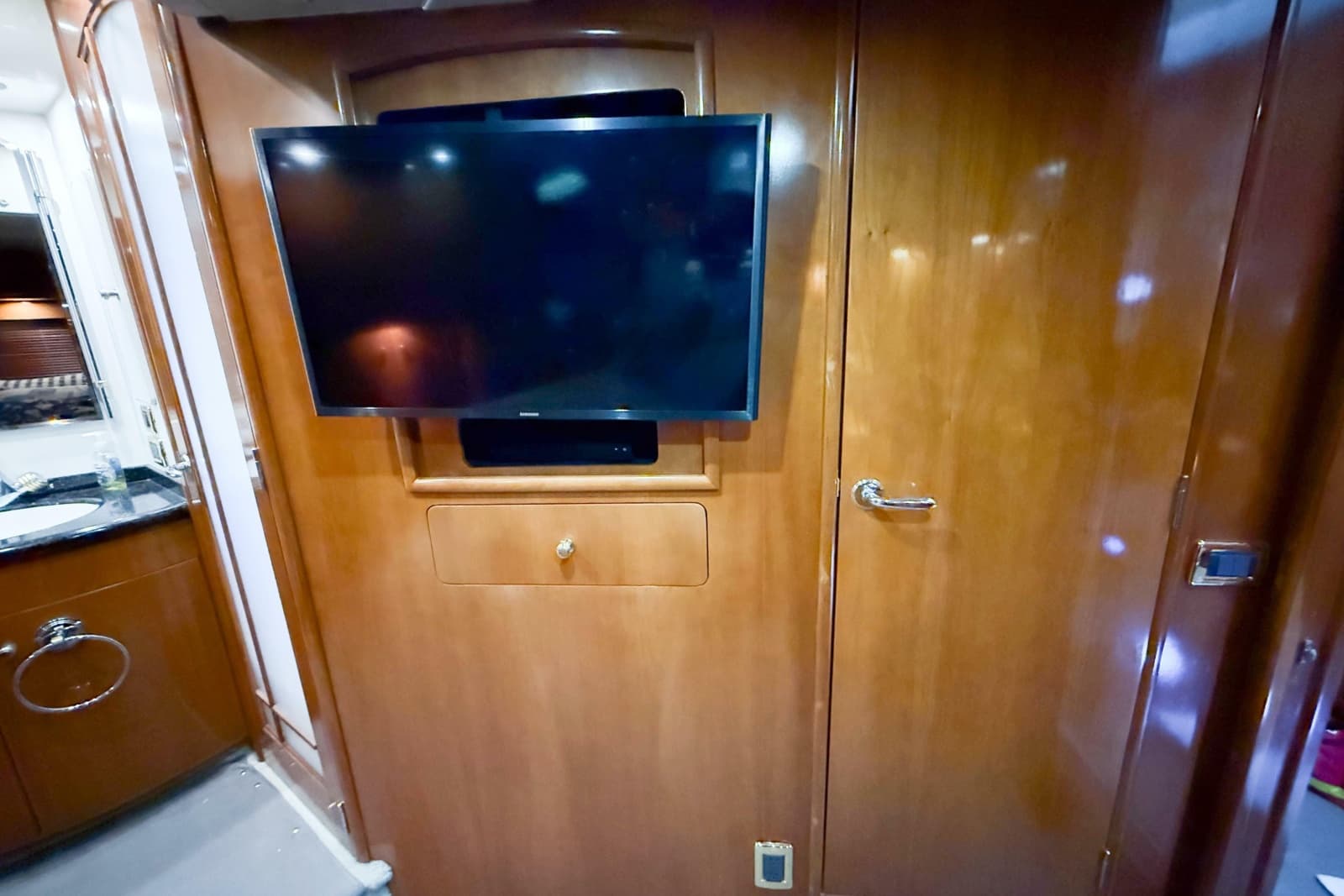 2001 Carver 570 Voyager Pilothouse - Photo 40