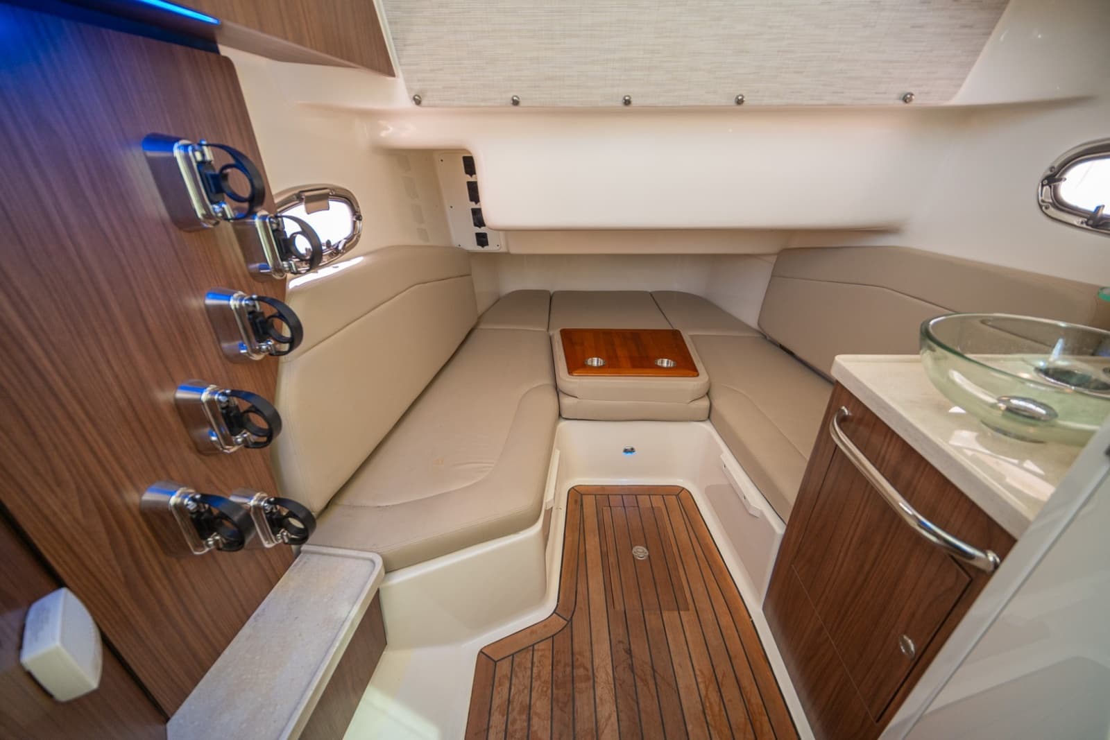 2021 Boston Whaler 380 Outrage - Photo 50