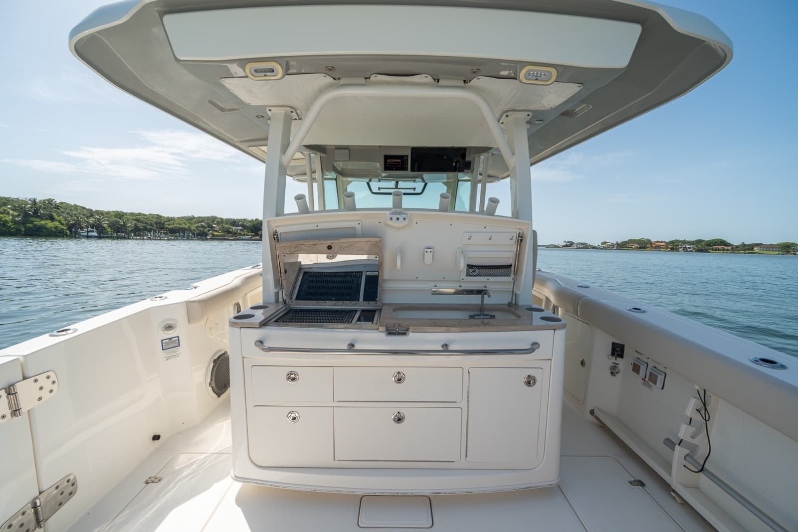 2021 Boston Whaler 380 Outrage - Photo 24
