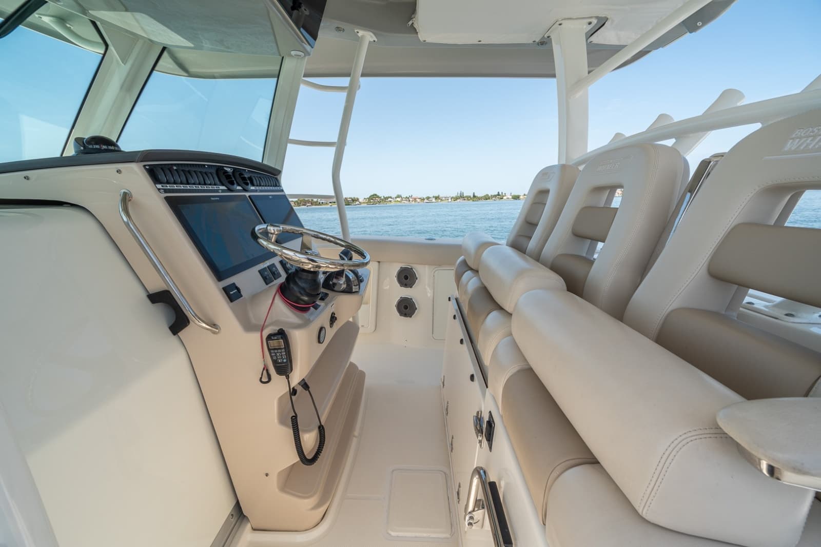 2021 Boston Whaler 380 Outrage - Photo 32