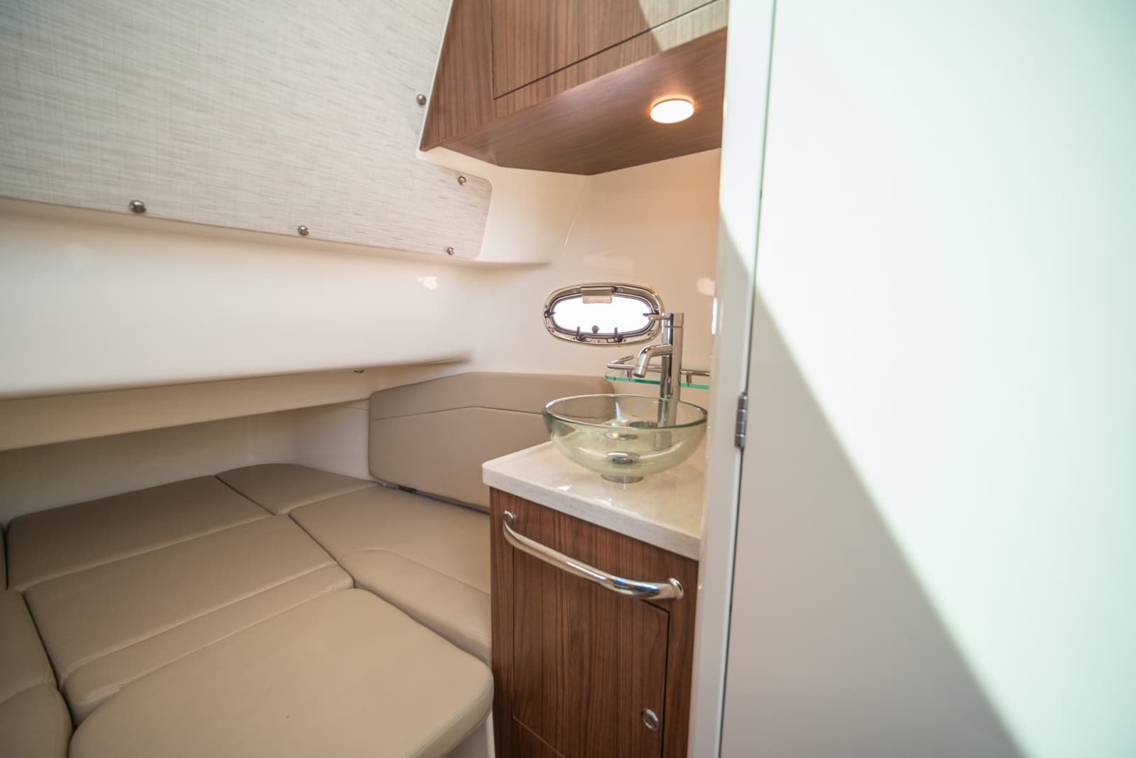 2021 Boston Whaler 380 Outrage - Photo 45