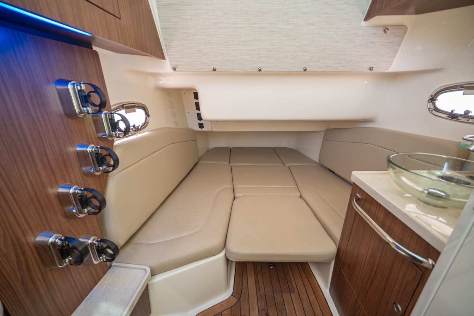 2021 Boston Whaler 380 Outrage - Photo 44