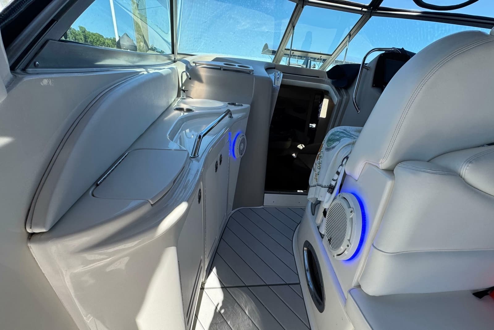 2001 Sea Ray 340 Sundancer - Photo 14