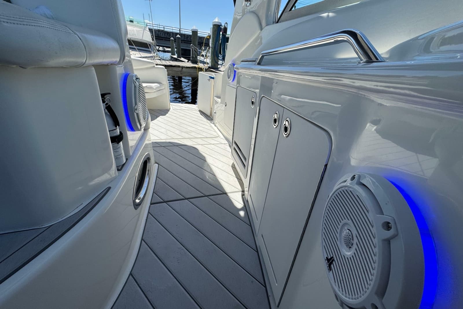 2001 Sea Ray 340 Sundancer - Photo 16