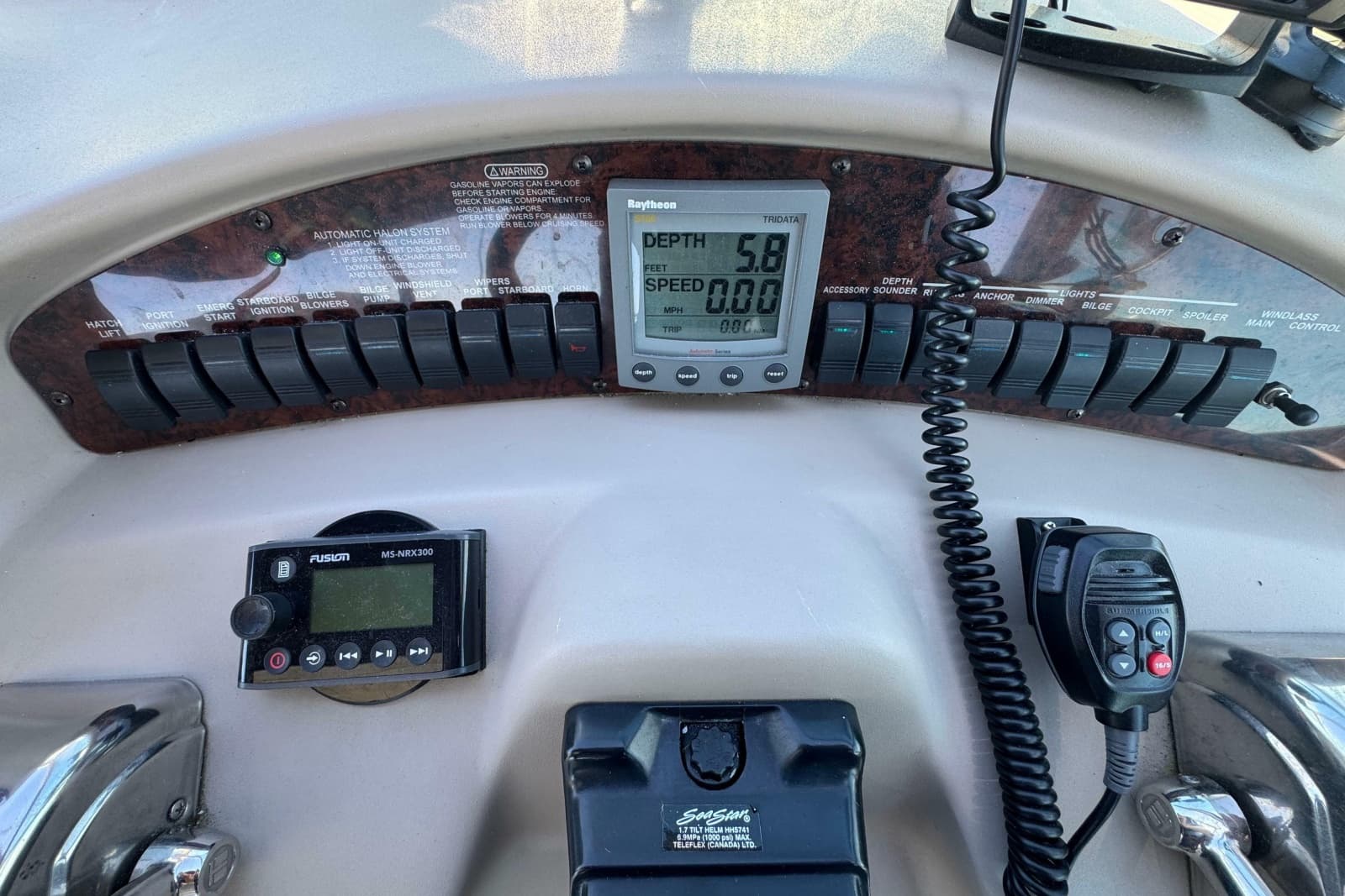 2001 Sea Ray 340 Sundancer - Photo 21