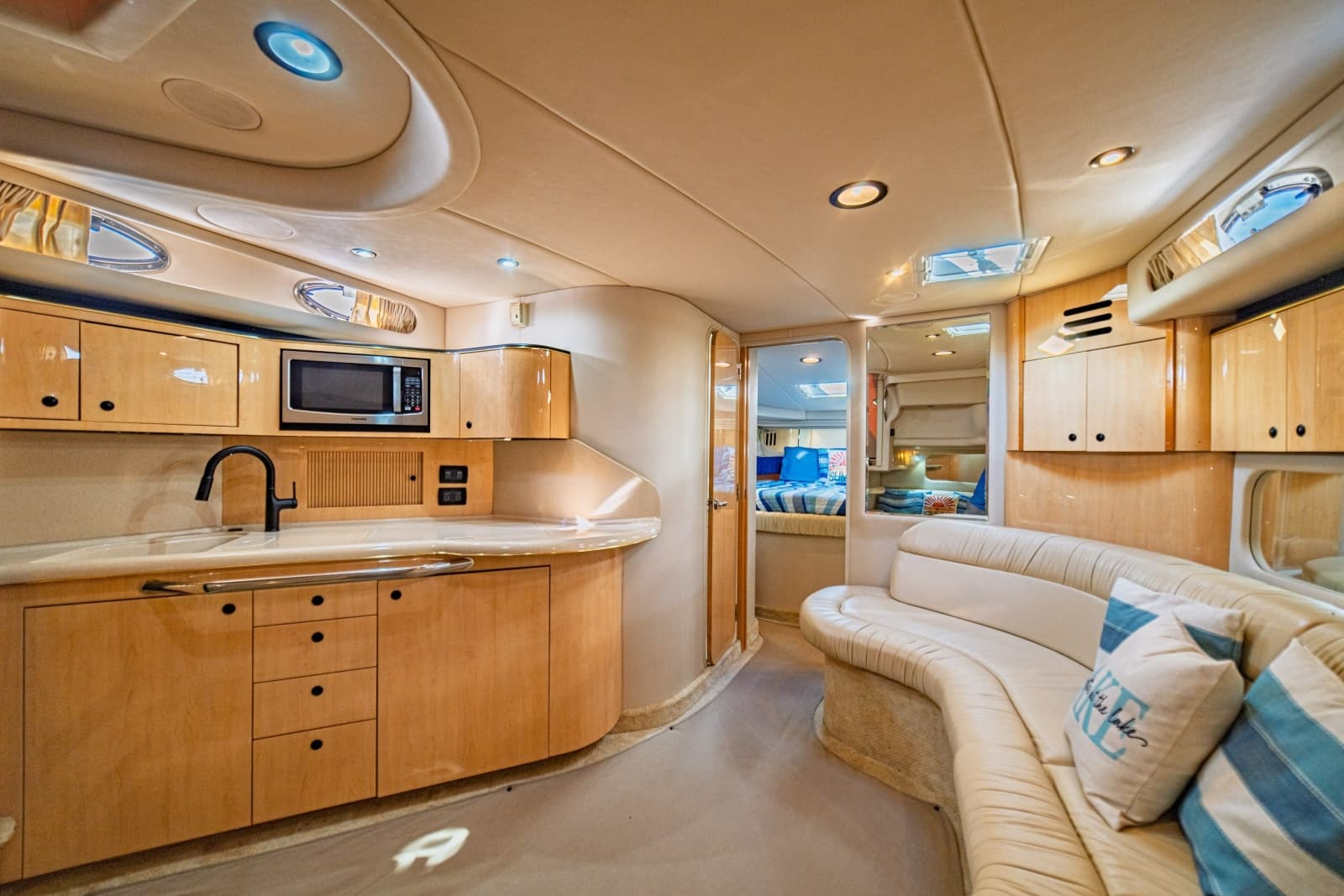 2001 Sea Ray 380 Sundancer - Photo 54