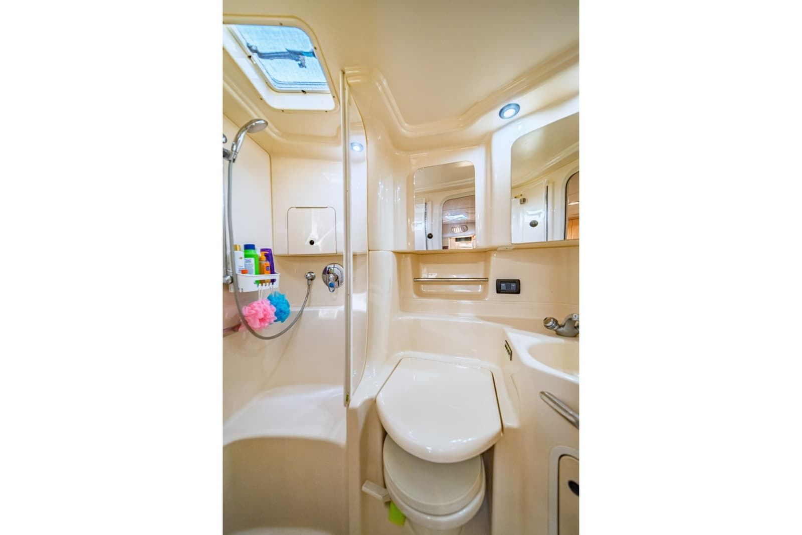 2001 Sea Ray 380 Sundancer - Photo 63