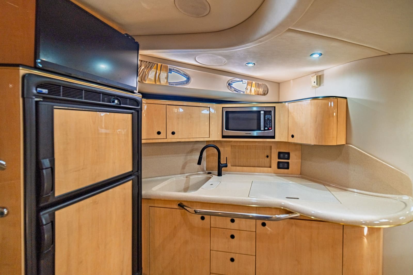 2001 Sea Ray 380 Sundancer - Photo 55