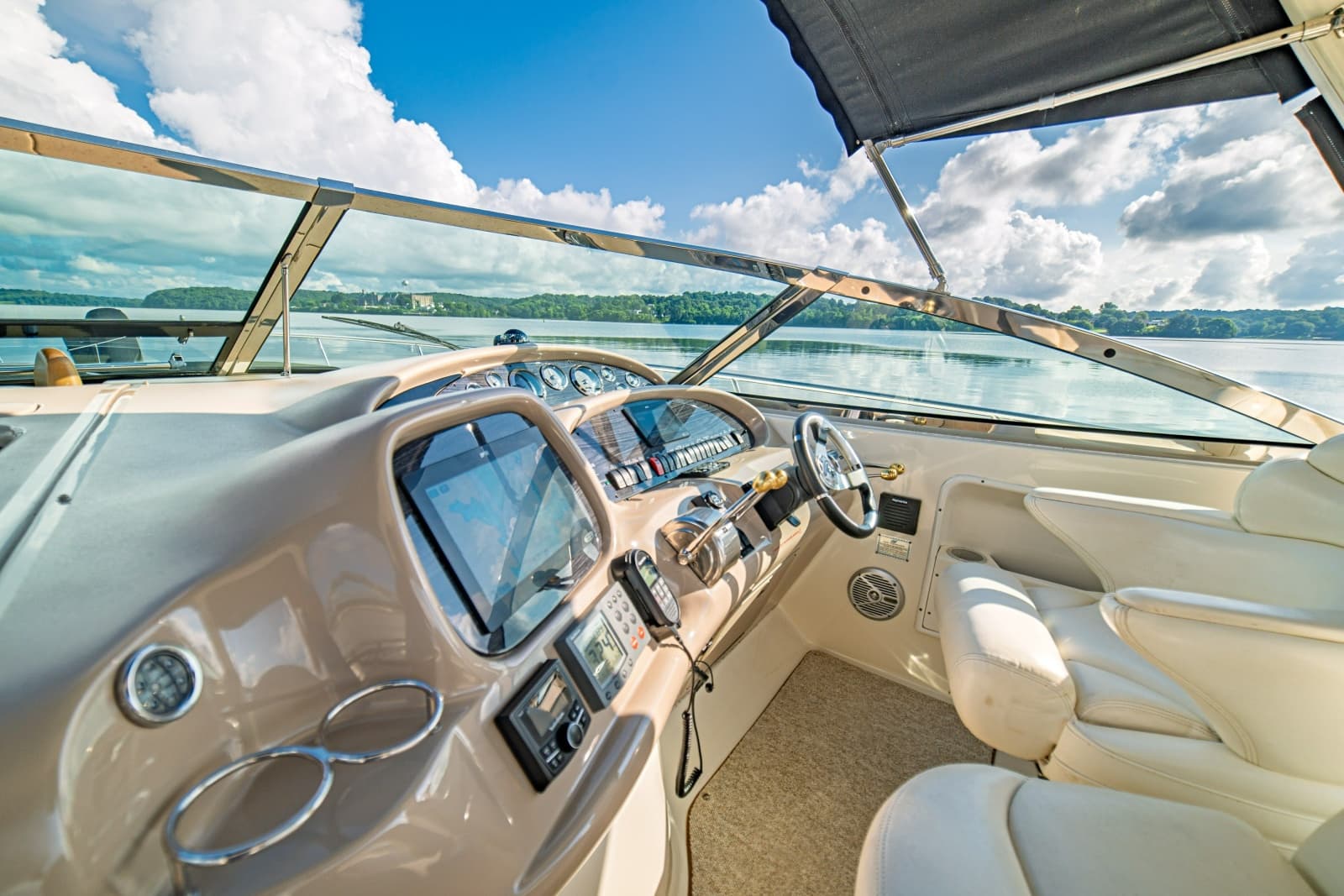 2001 Sea Ray 380 Sundancer - Photo 38