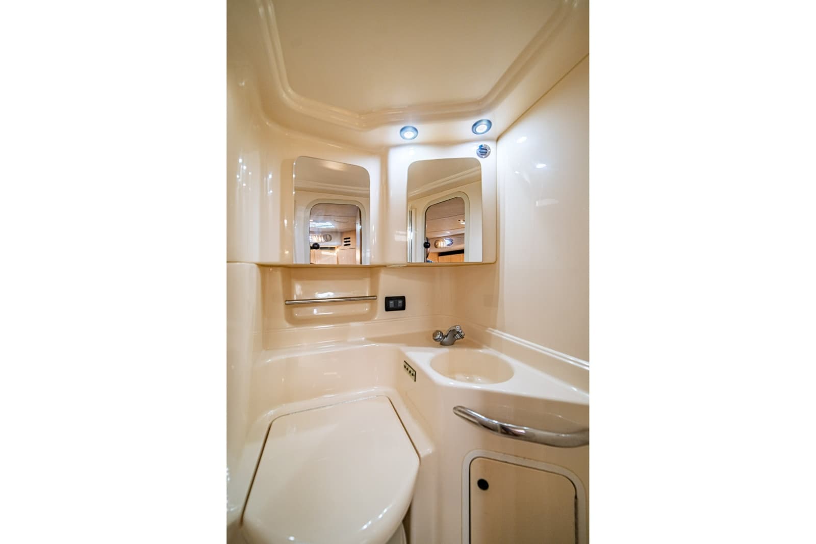 2001 Sea Ray 380 Sundancer - Photo 62