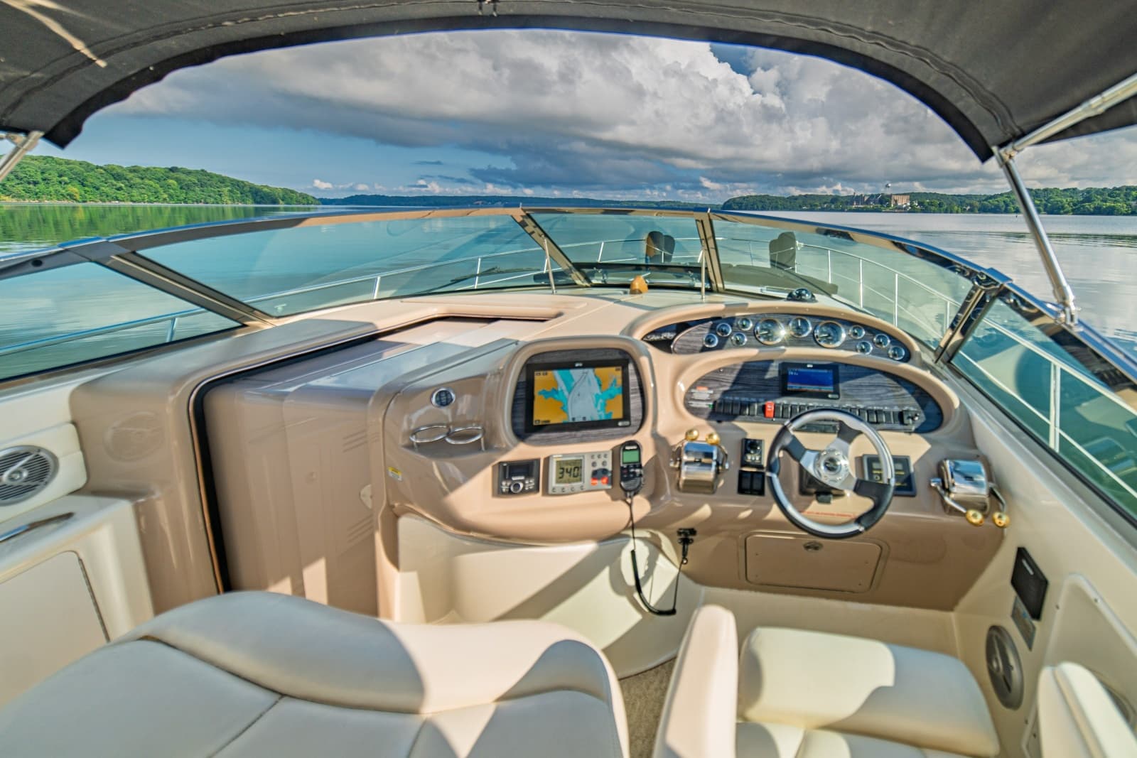 2001 Sea Ray 380 Sundancer - Photo 40