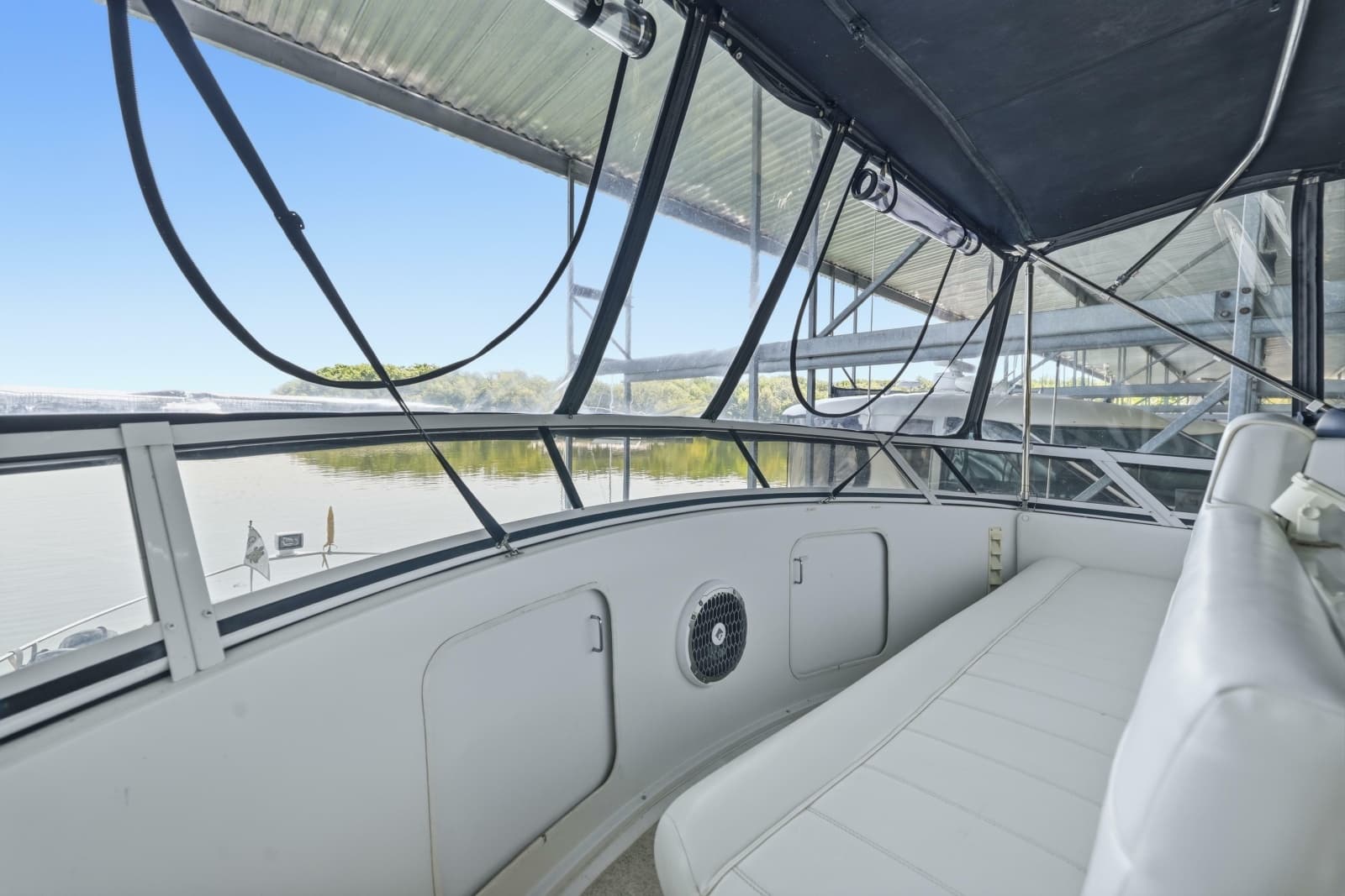 2000 Carver 406 Aft Cabin Motor Yacht - Photo 17