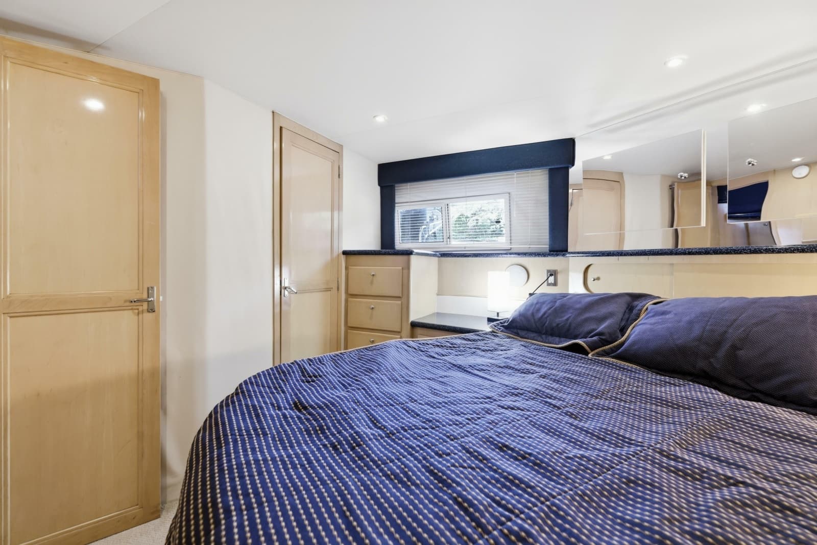 2000 Carver 406 Aft Cabin Motor Yacht - Photo 65