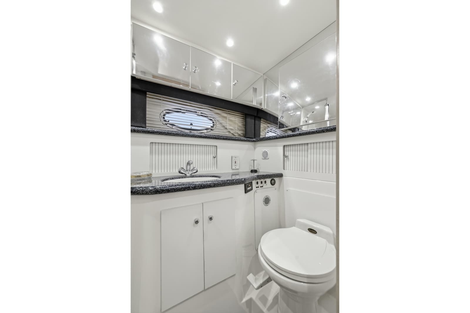 2000 Carver 406 Aft Cabin Motor Yacht - Photo 68