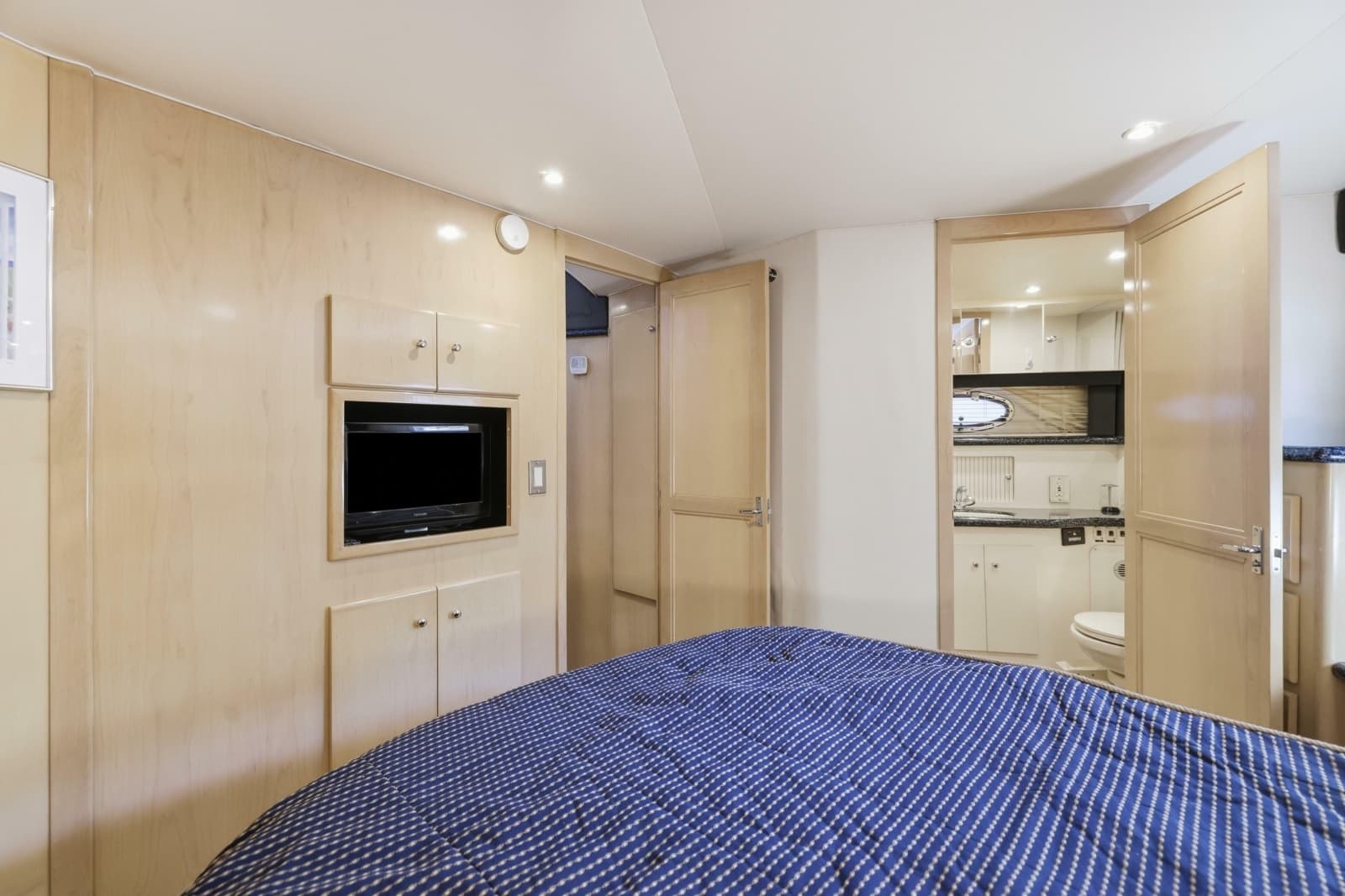 2000 Carver 406 Aft Cabin Motor Yacht - Photo 66