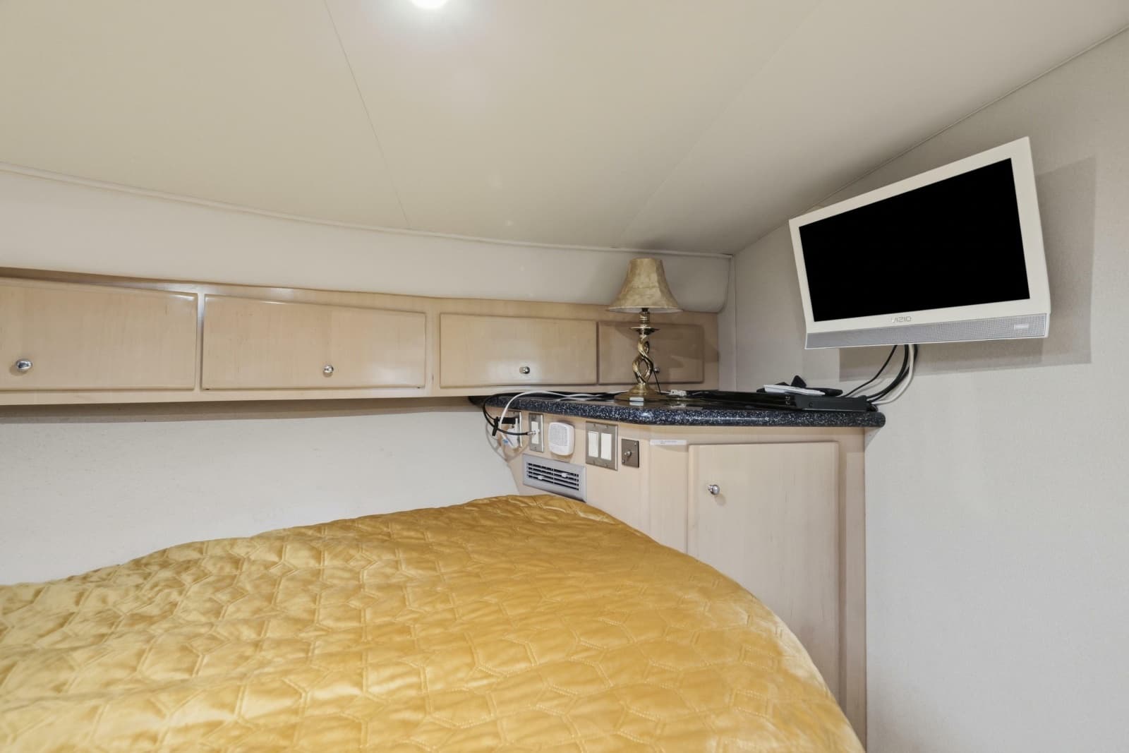 2000 Carver 406 Aft Cabin Motor Yacht - Photo 63