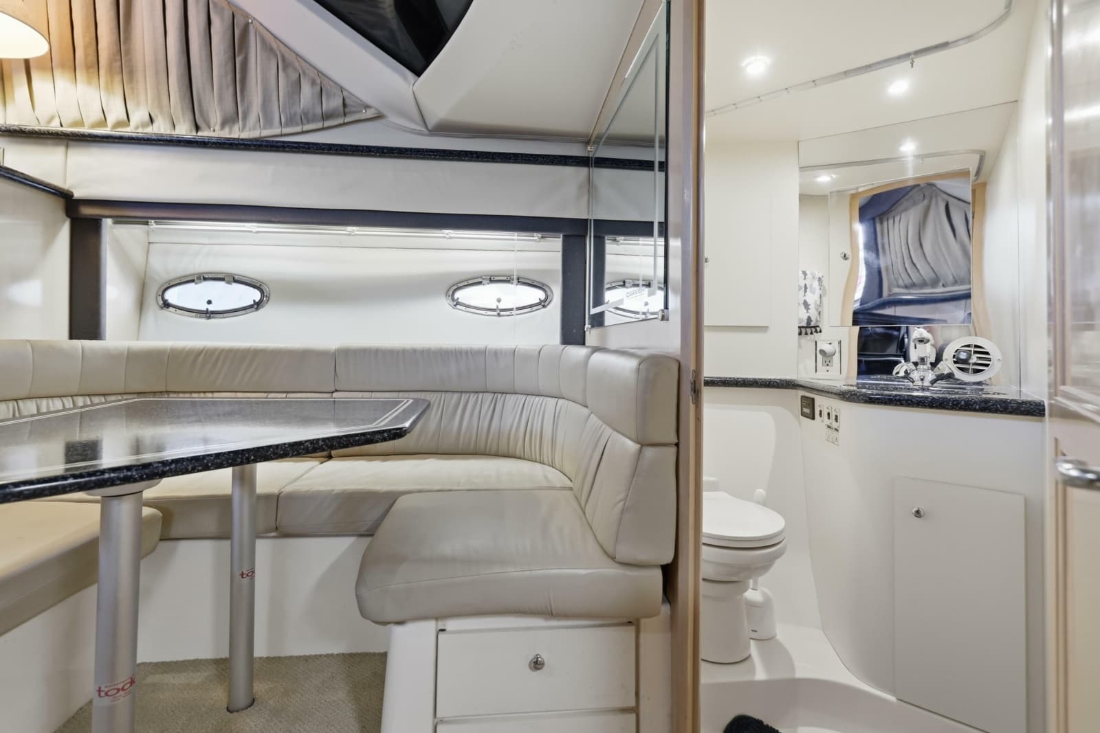 2000 Carver 406 Aft Cabin Motor Yacht - Photo 56