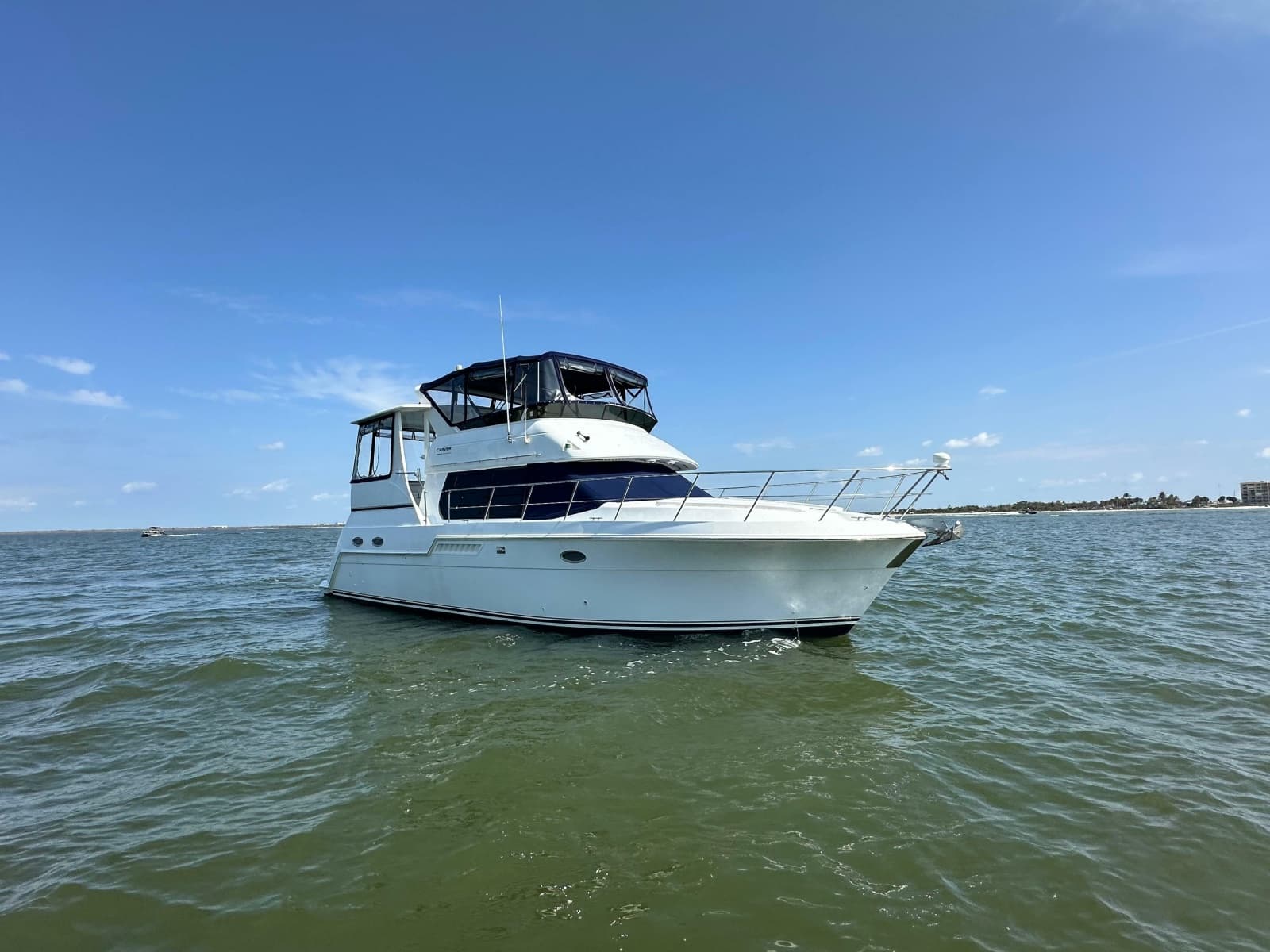 2000 Carver 406 Motor Yacht - Photo 2