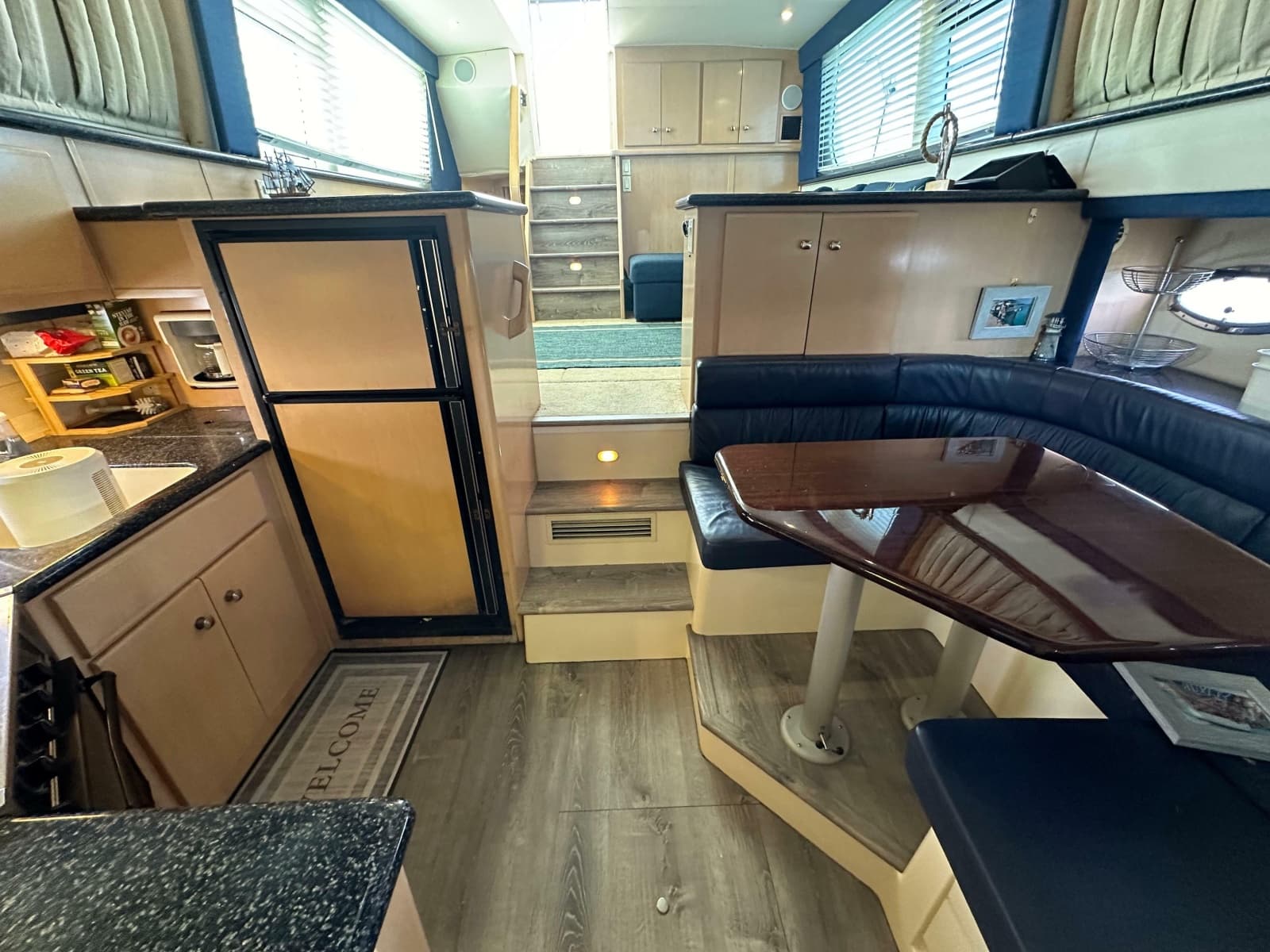 2000 Carver 406 Motor Yacht - Photo 25
