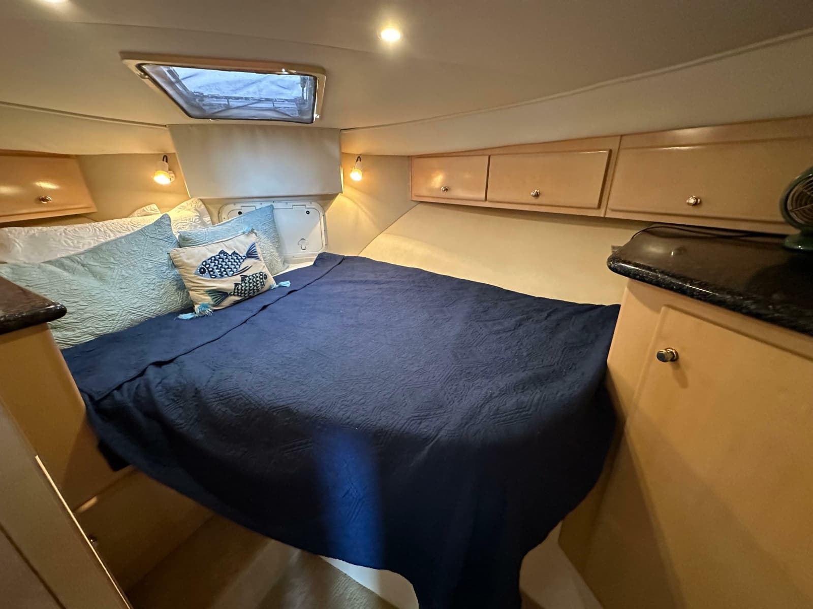 2000 Carver 406 Motor Yacht - Photo 23