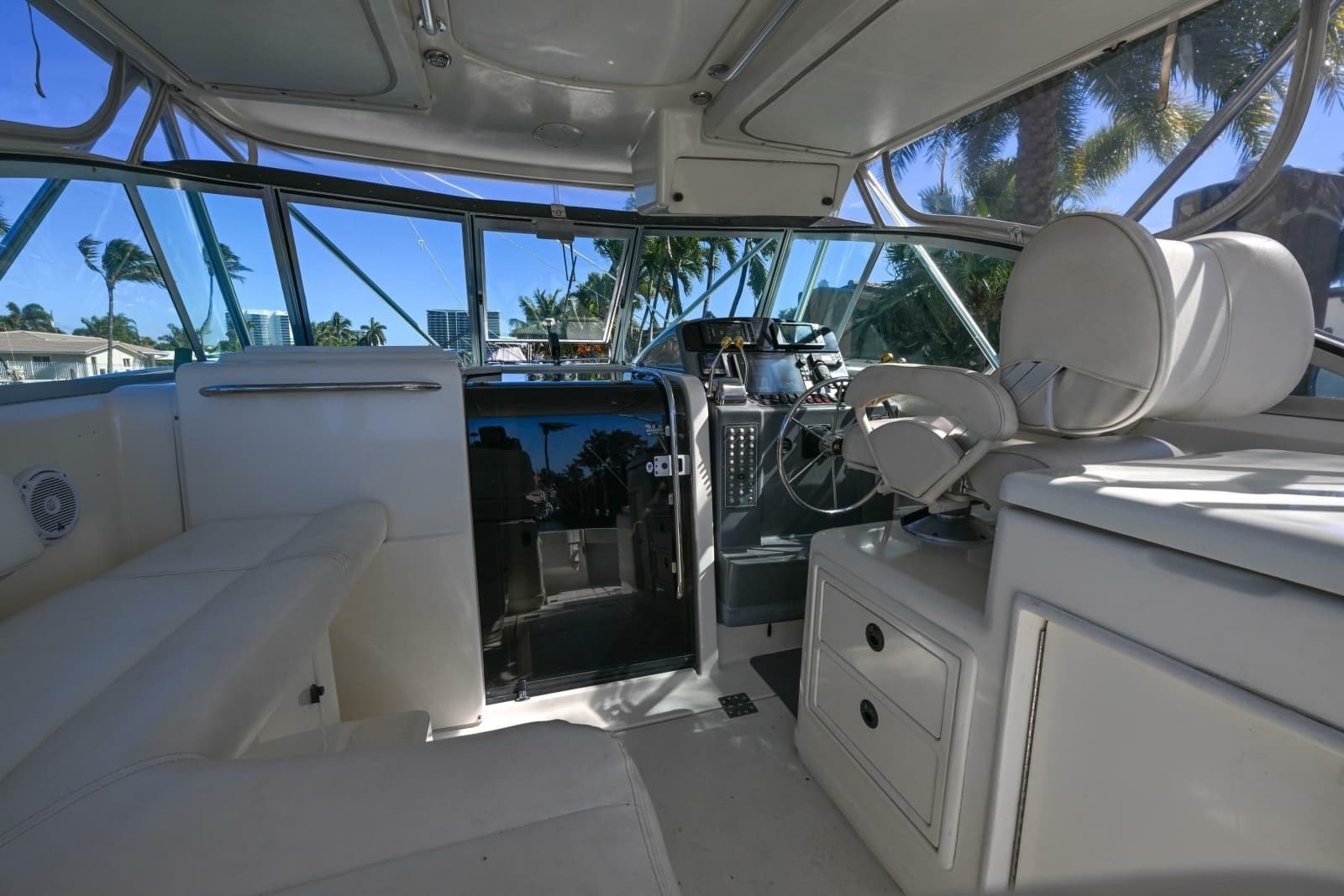 2000 Pursuit 3400 Express - Photo 31