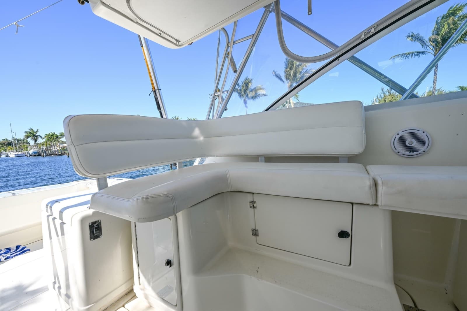 2000 Pursuit 3400 Express - Photo 40