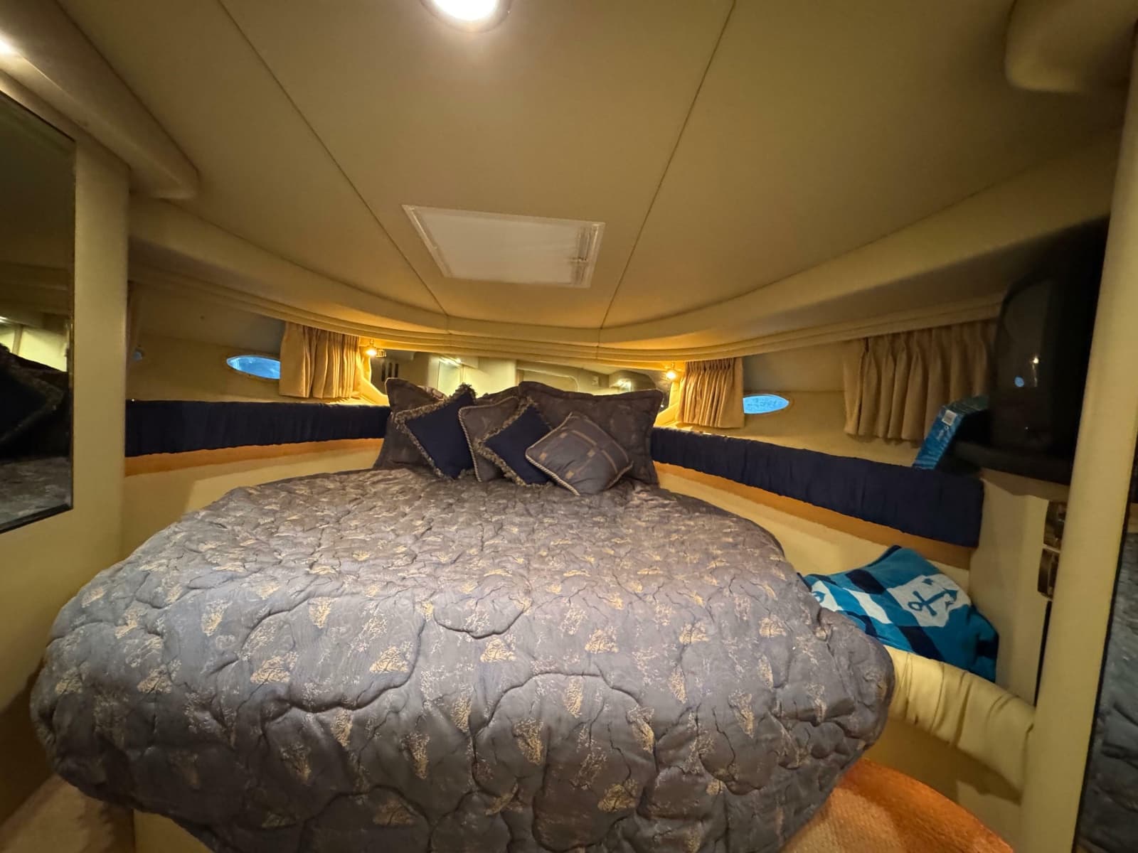 2000 Sea Ray 380 Sundancer - Photo 10
