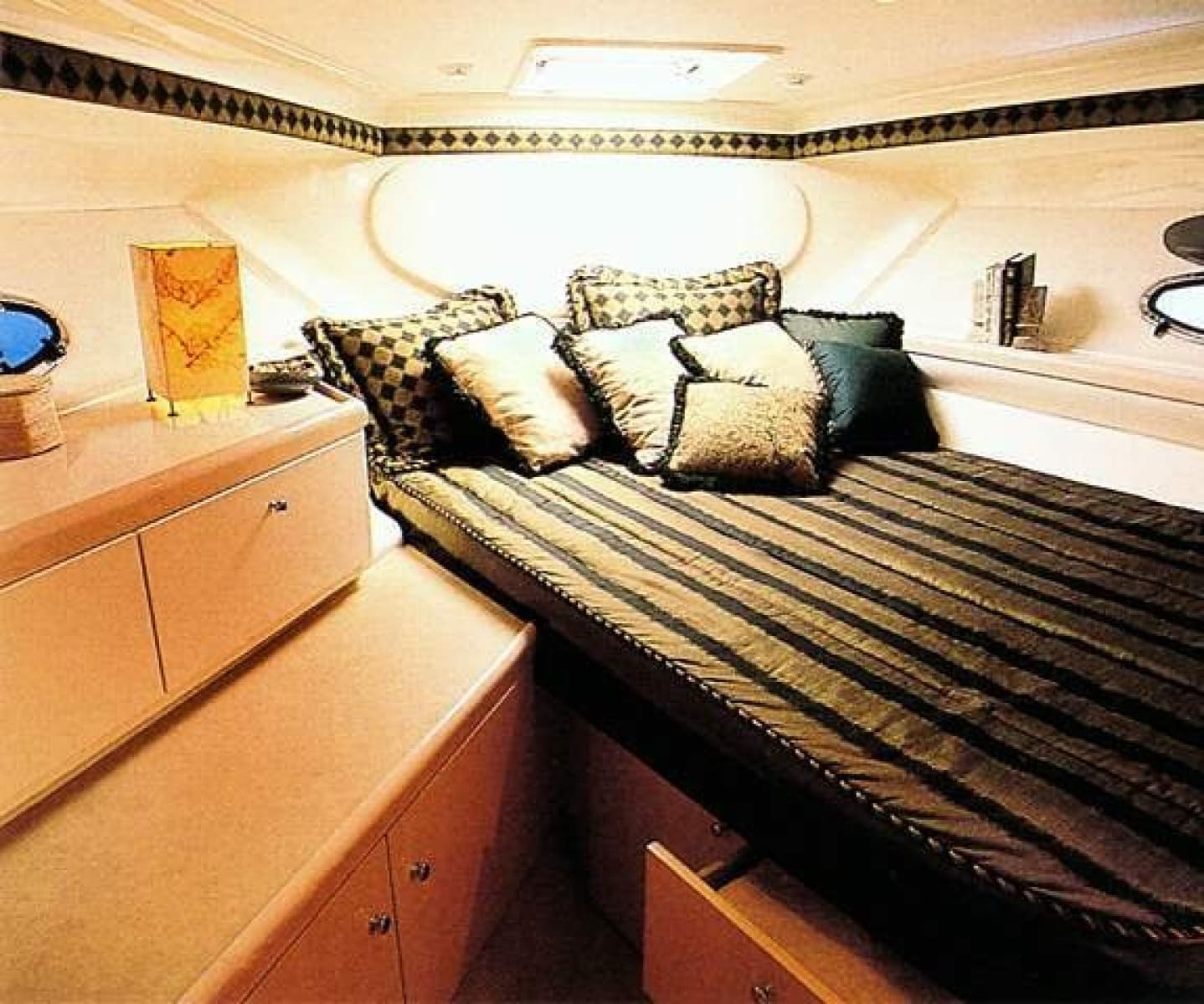 1999 Carver 350 Mariner - Photo 6