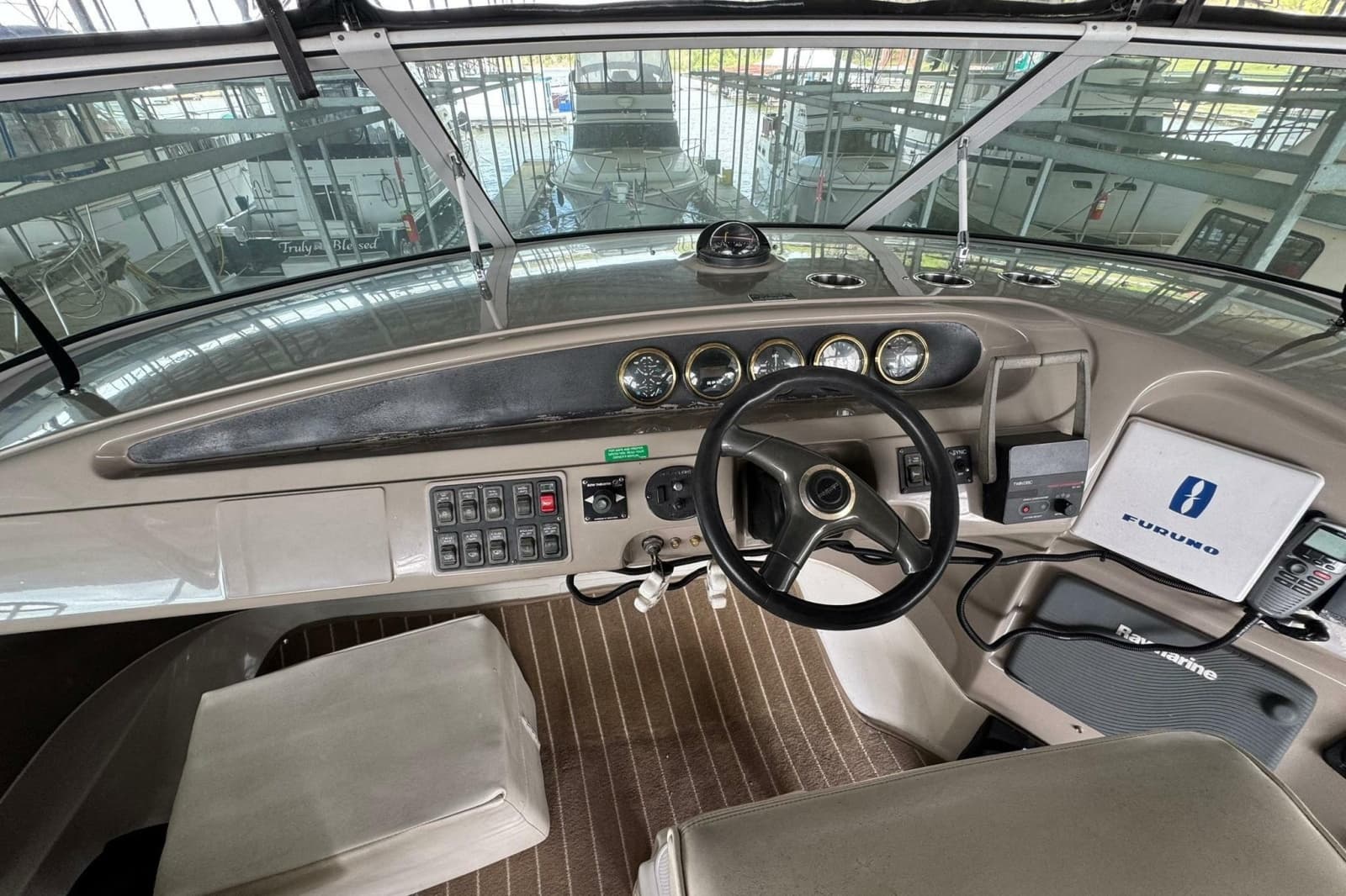 1999 Carver 450 Voyager Pilothouse - Photo 24