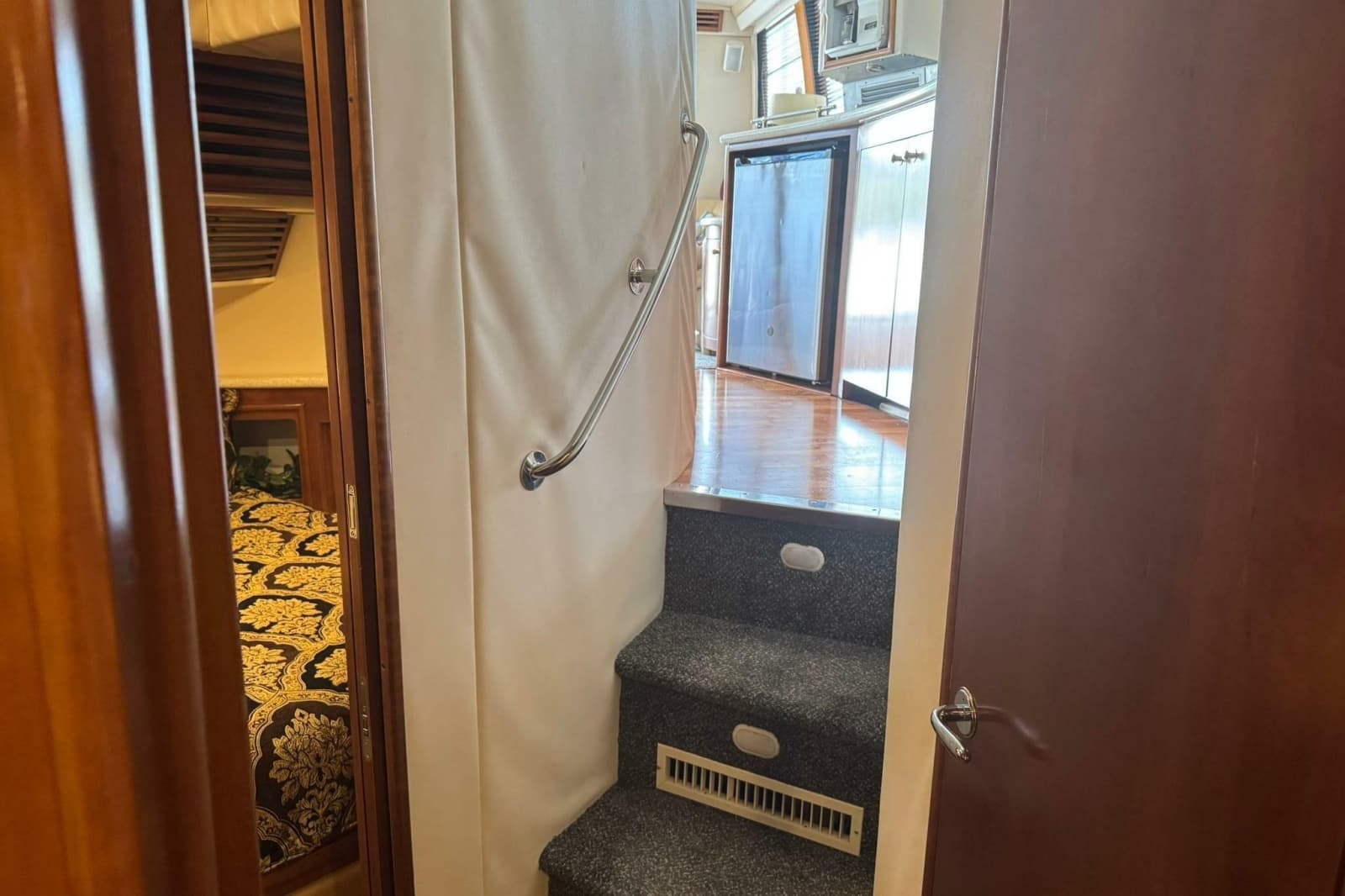 1999 Carver 450 Voyager Pilothouse - Photo 37