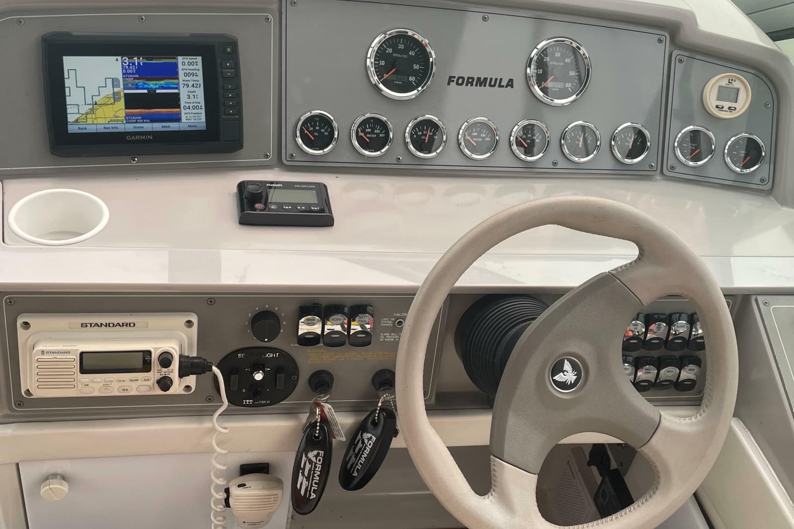 1999 Formula 31 Performance Cruiser - Photo 17