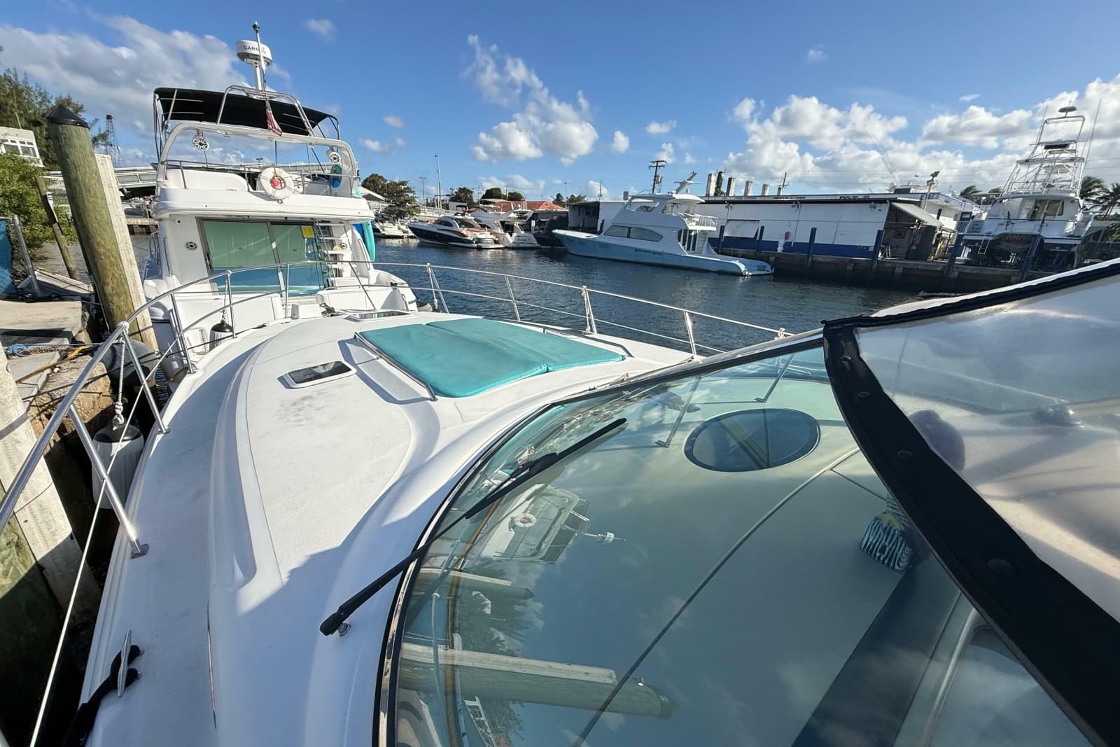 1999 Sea Ray 410 Express Cruiser - Photo 6