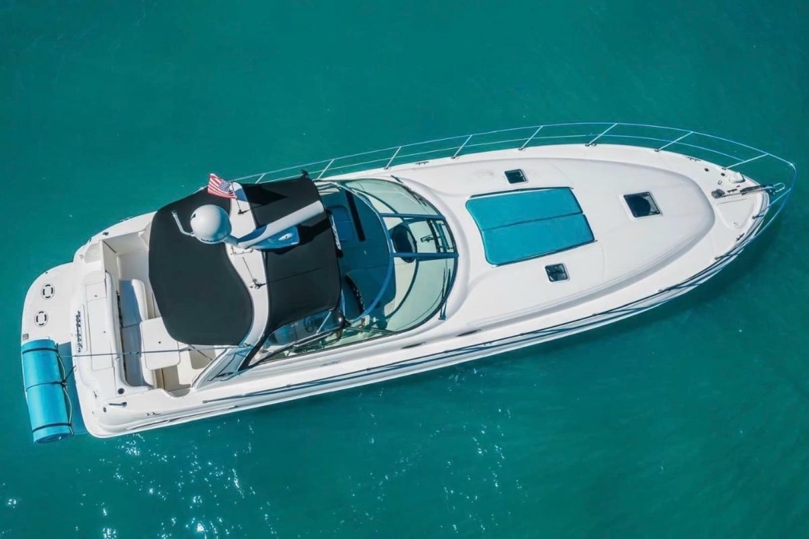 1999 Sea Ray 410 Express Cruiser - Photo 3