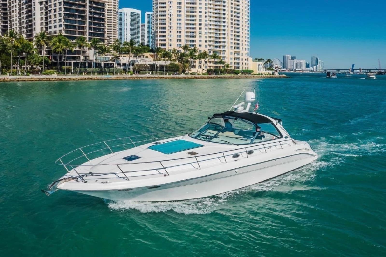 1999 Sea Ray 410 Express Cruiser - Photo 1