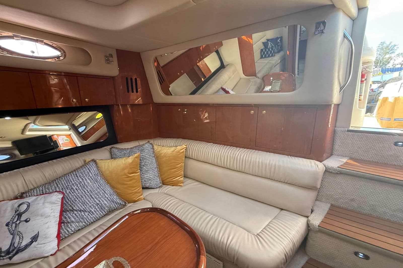 1999 Sea Ray 410 Express Cruiser - Photo 15