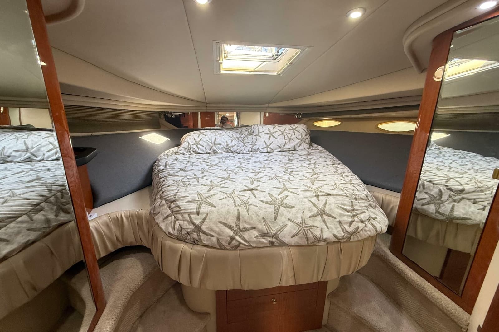 1999 Sea Ray 410 Express Cruiser - Photo 20
