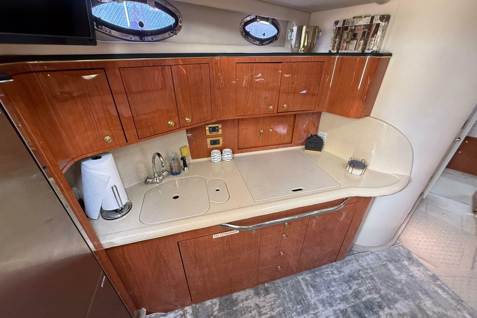 1999 Sea Ray 410 Express Cruiser - Photo 19