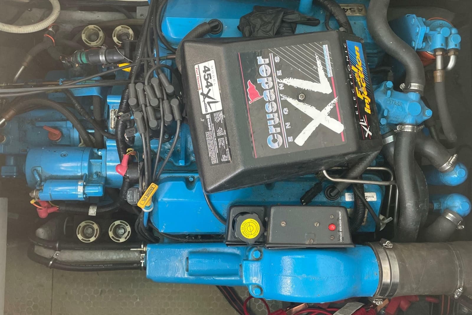 1999 Silverton 360 Express - Photo 22