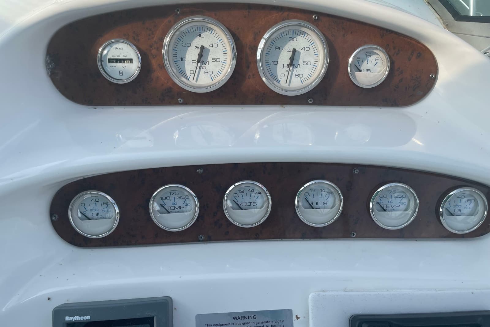 1999 Silverton 360 Express - Photo 8