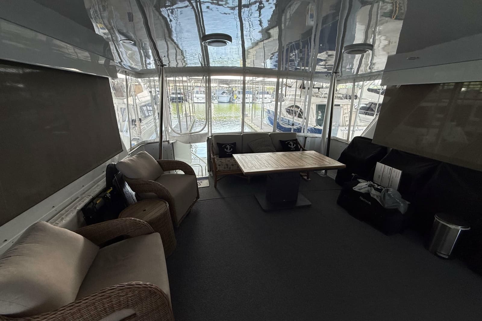 1998 Hatteras 52 Sport Deck Motor Yacht - Photo 20