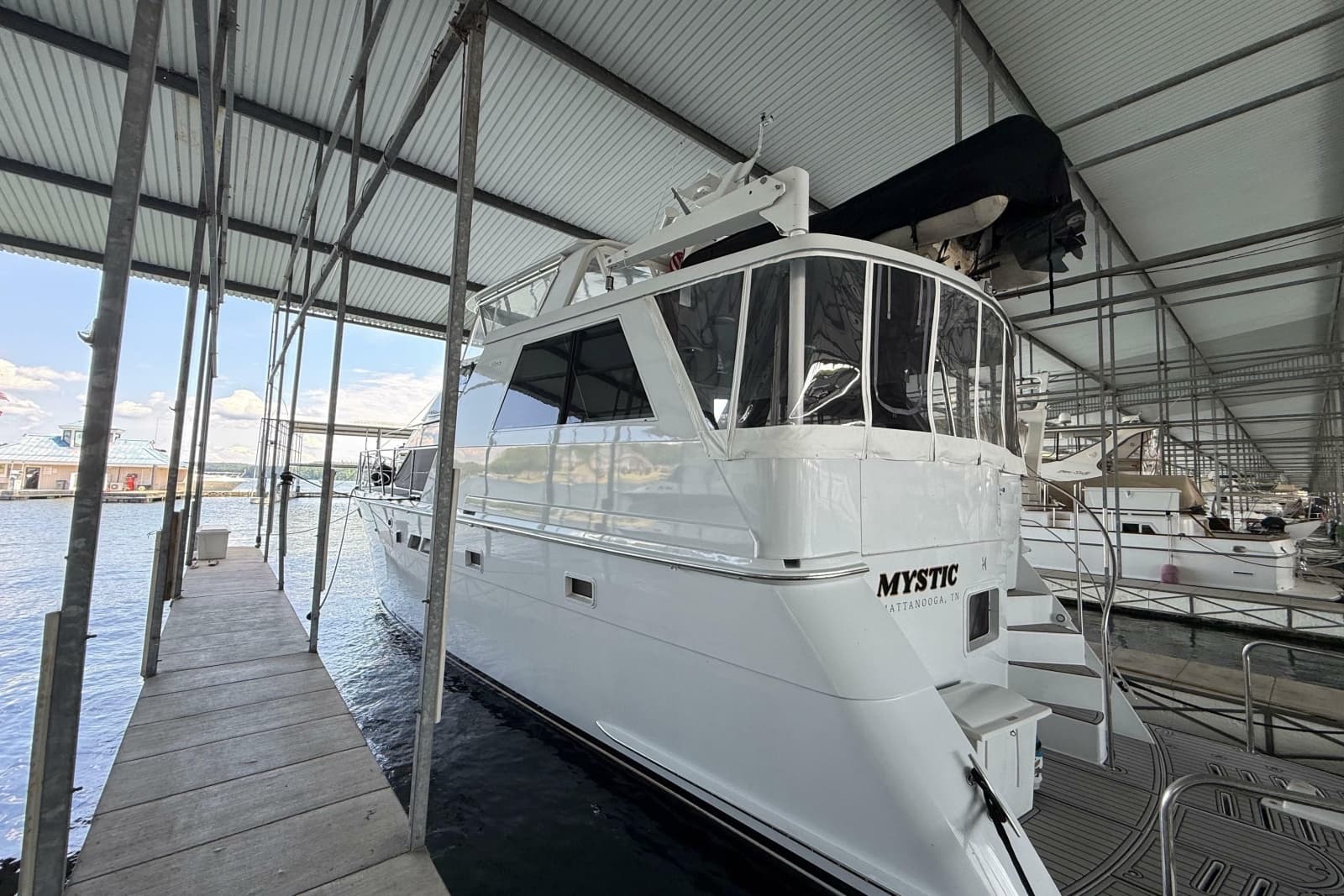 1998 Hatteras 52 Sport Deck Motor Yacht - Photo 4
