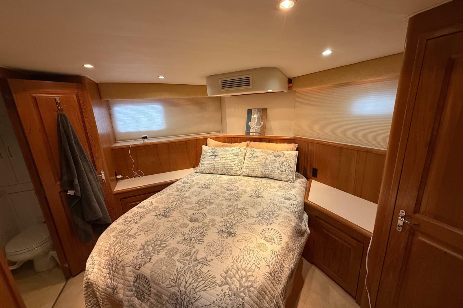1998 Hatteras 52 Sport Deck Motor Yacht - Photo 40