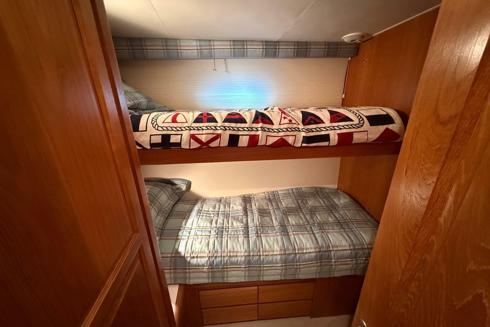 1998 Hatteras 52 Sport Deck Motor Yacht - Photo 39