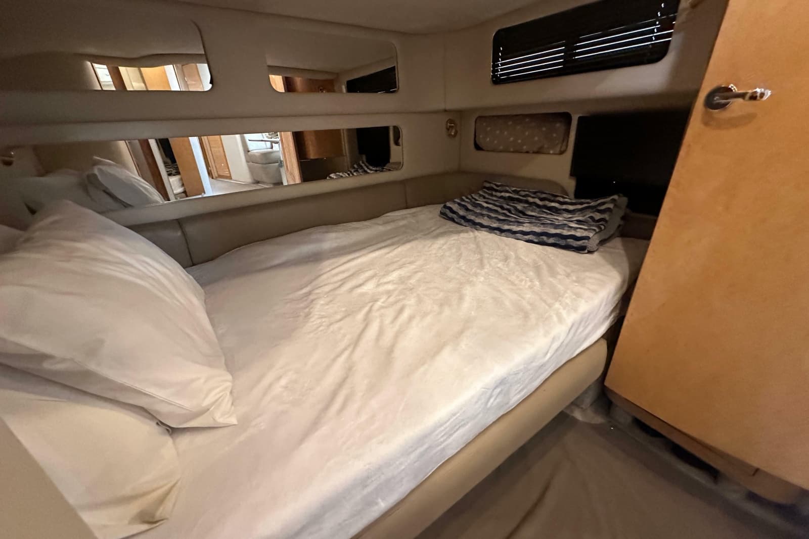 1998 Sea Ray 450 Sundancer - Photo 16