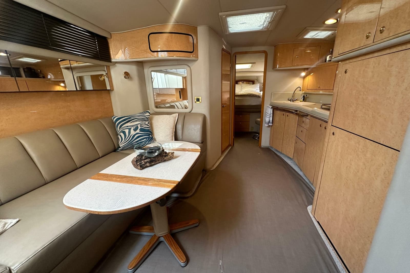 1998 Sea Ray 450 Sundancer - Photo 4